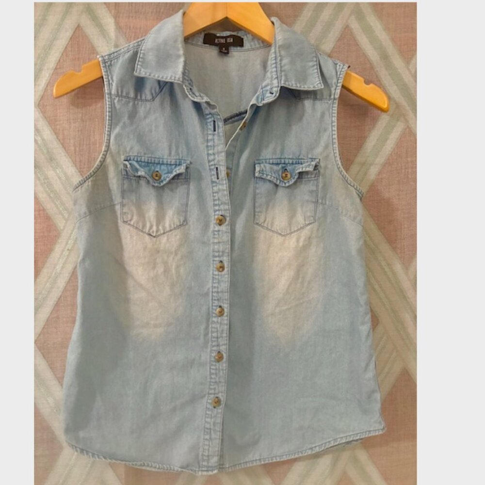 Denim Button Down Sleeveless Top w/ Chest Pocket Distressed/ White Wash Detail